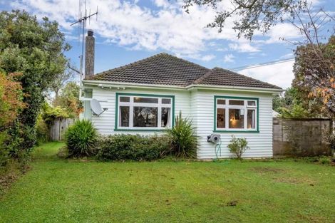 Photo of property in 13 Kings Drive, Levin, 5510