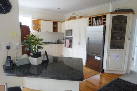 Photo of property in 12b Karetu Road, Greenlane, Auckland, 1051