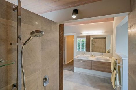 Photo of property in 5 Laura Place, Whitianga, 3510