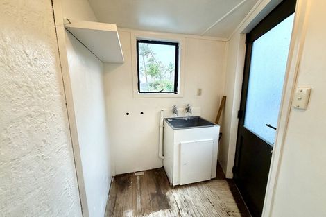 Photo of property in 2/493 Point Chevalier Road, Point Chevalier, Auckland, 1022