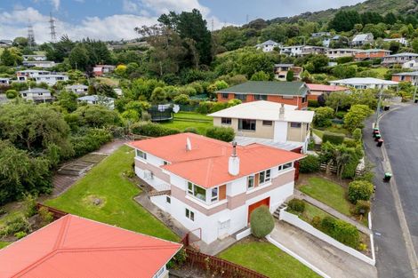 Photo of property in 9 Honeystone Street, Helensburgh, Dunedin, 9010