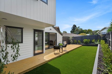Photo of property in 4/13 Fairdale Place, Birkdale, Auckland, 0626