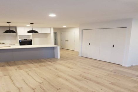 Photo of property in 117 Karepiro Drive, Stanmore Bay, Whangaparaoa, 0932