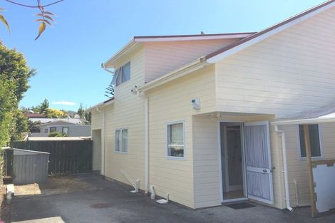 Photo of property in 2/50 Chartwell Avenue, Glenfield, Auckland, 0629