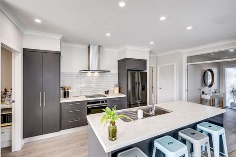 Photo of property in 28 Hurunui Drive, Te Awa, Napier, 4110