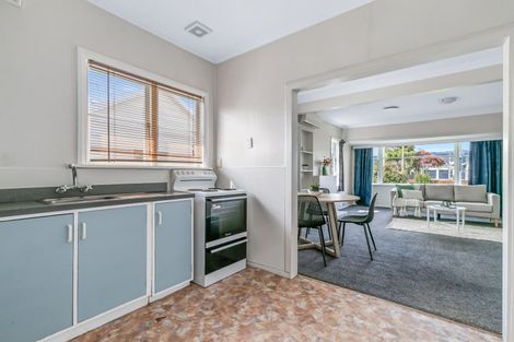Photo of property in 33 Bowen Street, Levin, 5510