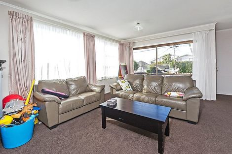 Photo of property in 30b Tiroroa Avenue, Te Atatu South, Auckland, 0610