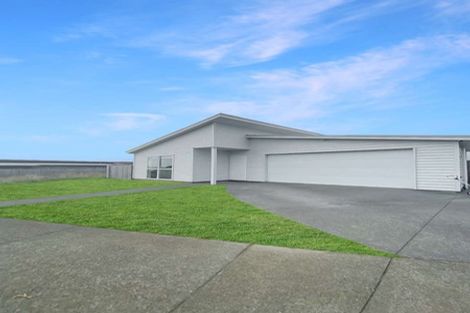 Photo of property in 3 Mutetai Road, Clarks Beach, 2122