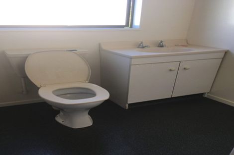 Photo of property in 2/13 Brockworth Place, Riccarton, Christchurch, 8011