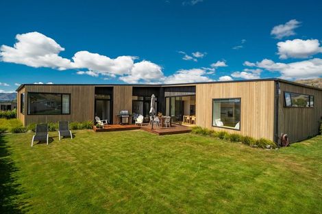 Photo of property in 38 Stackbrae Avenue, Wanaka, 9305