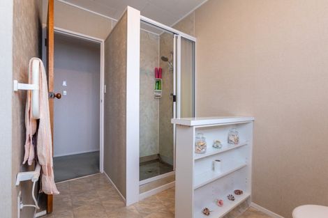 Photo of property in 8b Allardice Street, Dannevirke, 4930