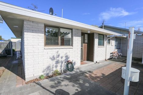 Photo of property in 2/13 Main South Road, Sockburn, Christchurch, 8042