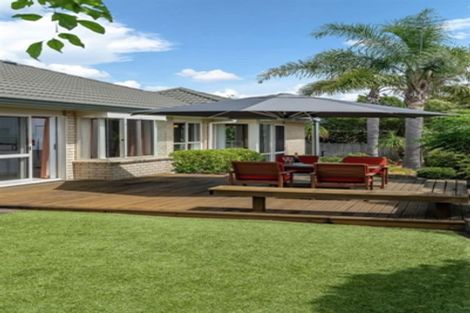 Photo of property in 7 Magilligan Close, East Tamaki Heights, Auckland, 2016