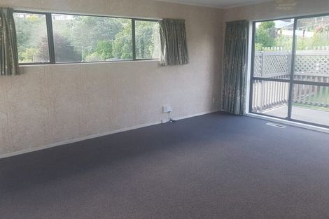 Photo of property in 79 Victory Crescent, Tawa, Wellington, 5028