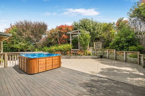 Photo of property in 29 Jean Place, Stanmore Bay, Whangaparaoa, 0932