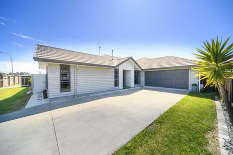 Photo of property in 76 Geneva Terrace, Kelvin Grove, Palmerston North, 4414