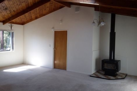 Photo of property in 2/31 Camellia Terrace, Maungaraki, Lower Hutt, 5010