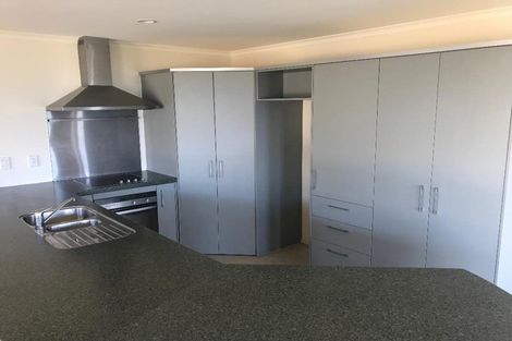 Photo of property in 52 Miles Crescent, Newlands, Wellington, 6037