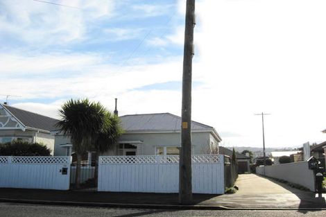 Photo of property in 42 Hargest Crescent, Saint Kilda, Dunedin, 9012