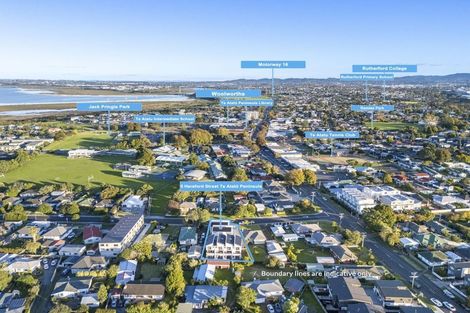 Photo of property in 2/5 Hereford Street, Te Atatu Peninsula, Auckland, 0610