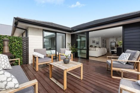 Photo of property in 4 Harding Drive, Papamoa Beach, Papamoa, 3118