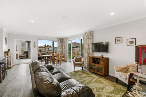 Photo of property in 43 Excelsa Place, Papamoa Beach, Papamoa, 3118