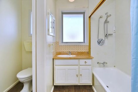 Photo of property in 34 Appleby Crescent, Burnside, Christchurch, 8053