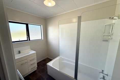 Photo of property in 1/18 Waiari Road, Conifer Grove, Takanini, 2112