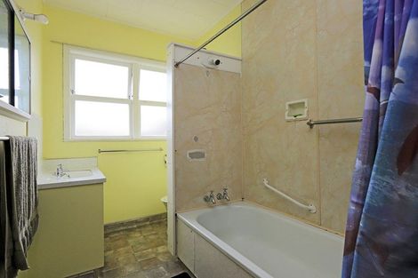 Photo of property in 210a Grove Road, Mayfair, Hastings, 4122