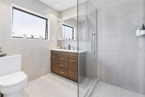 Photo of property in 22a Hammond Avenue, Hatfields Beach, Orewa, 0931