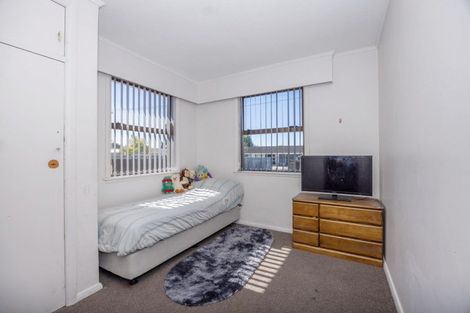Photo of property in 1 Thornton Place, Melville, Hamilton, 3206