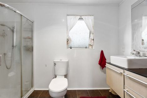 Photo of property in 438 Roscommon Road, Clendon Park, Auckland, 2103