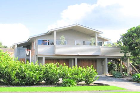 Photo of property in 32 Mccrystal Avenue, Bucklands Beach, Auckland, 2012