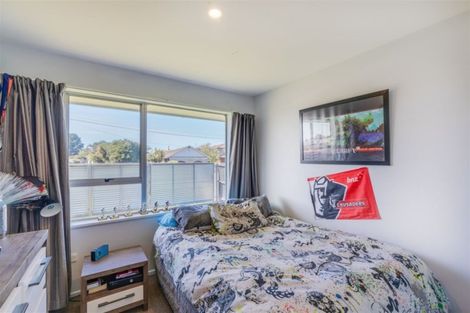 Photo of property in 32 Inwoods Road, Parklands, Christchurch, 8083