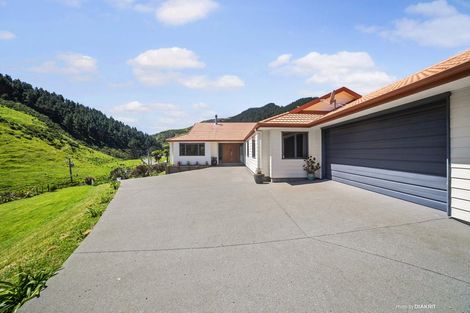 Photo of property in 499 South Makara Road, Makara, Karori, 6972