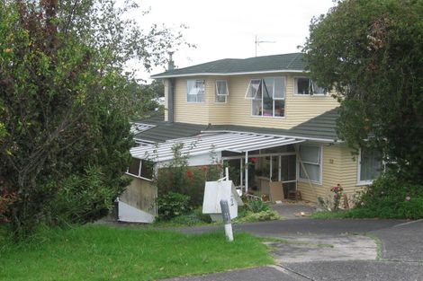 Photo of property in 32 Martin Crescent, Northcote, Auckland, 0627