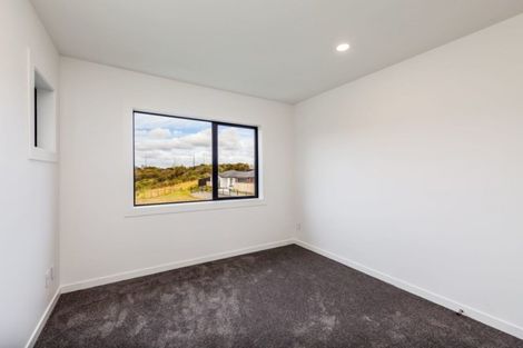 Photo of property in 4 Ahorangi Road, Silverdale, 0932