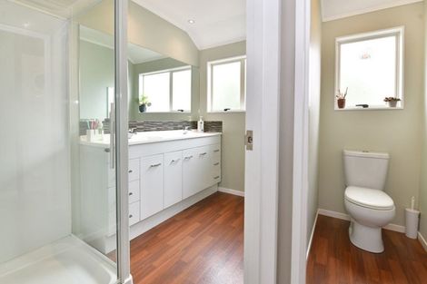 Photo of property in 11a Greta Place, Stanmore Bay, Whangaparaoa, 0932