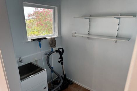 Photo of property in 16 Cheval Drive, Totara Vale, Auckland, 0629