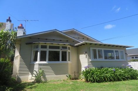 Photo of property in 22 Saint Albans Grove, Woburn, Lower Hutt, 5010