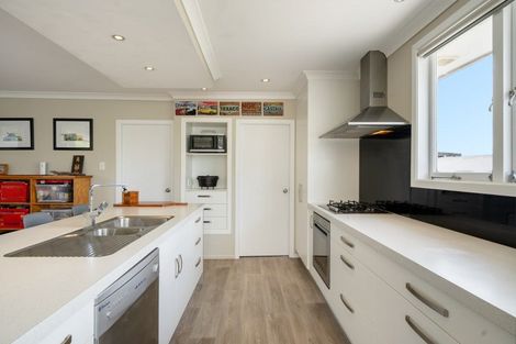 Photo of property in 24 Carlton Street, Bellevue, Tauranga, 3110