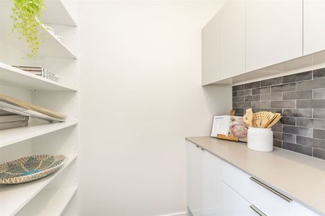 Photo of property in 87 Saint Andrews Road, Plimmerton, Porirua, 5026