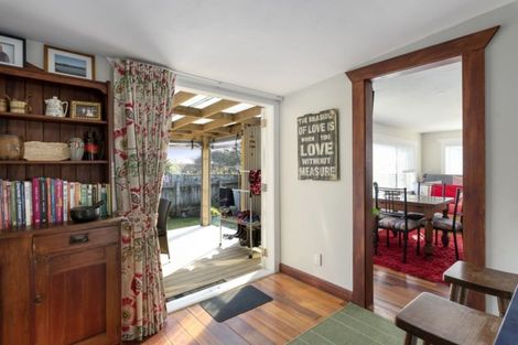 Photo of property in 7 Barber Street, Foxton Beach, Foxton, 4815