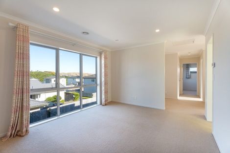 Photo of property in 71 Grenada Drive, Grenada Village, Wellington, 6037