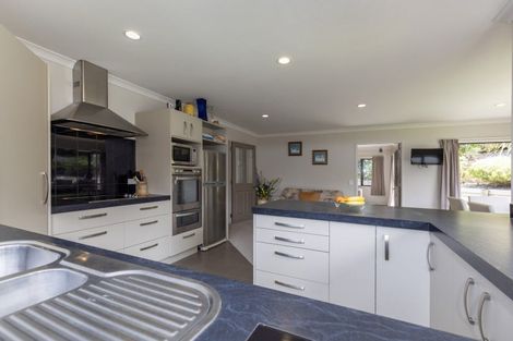 Photo of property in 33 Gandalf Crescent, Paraparaumu, 5032