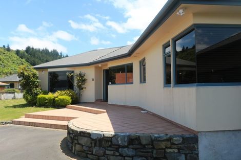 Photo of property in 34 Birkinshaw Grove, Riverstone Terraces, Upper Hutt, 5018
