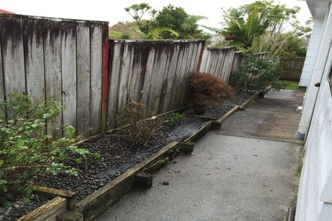 Photo of property in 2/65 Golf Road, New Lynn, Auckland, 0600