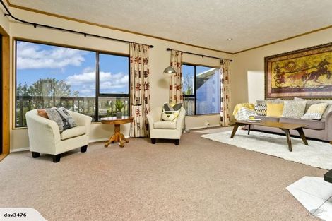 Photo of property in 1/2a Sunnynook Road, Sunnynook, Auckland, 0620