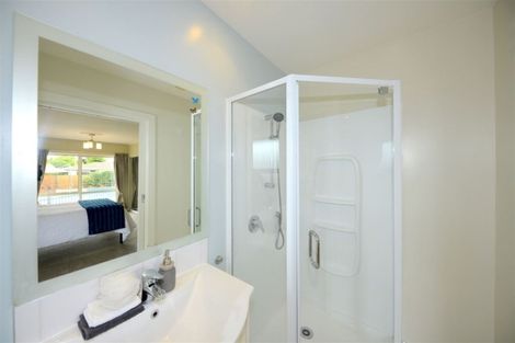 Photo of property in 53 Burnside Crescent, Burnside, Christchurch, 8053