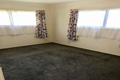 Photo of property in 26 Kingsclere Place, Goodwood Heights, Auckland, 2105